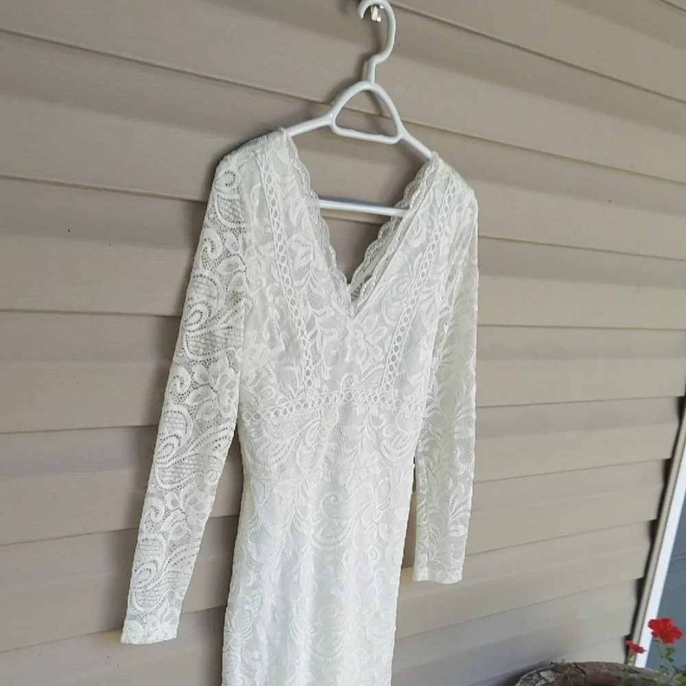 NWT Eilly Bazar Off White Tie Back Ruffle Hem Lace Dress